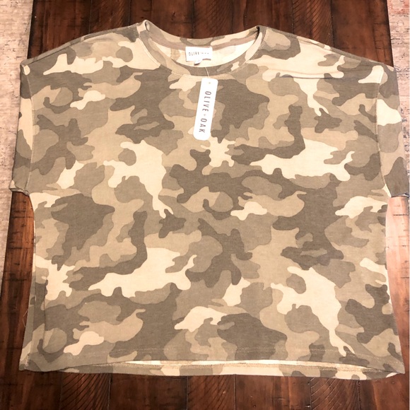 Ladies casual/ lounge top. (XL) - Picture 2 of 3